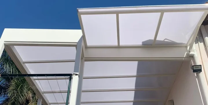 cobertura em policarbonato alveolar, em belo horizonte e região metropolitana.